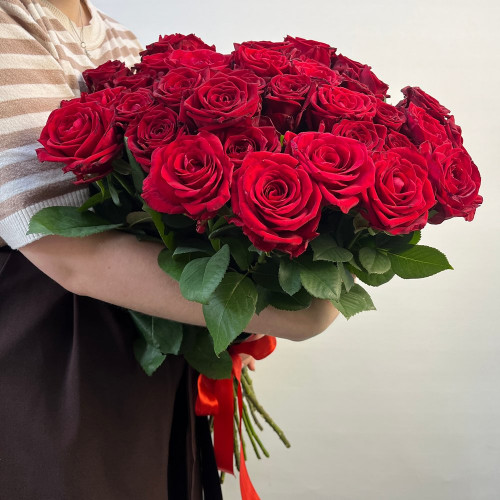 Букет цветов 63 -  Красные розы 35 шт 