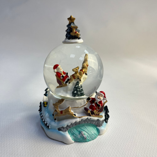 Светодиодный водяной шар "Дед Мороз с упряжкой скачущих оленей", 12*8*8 см