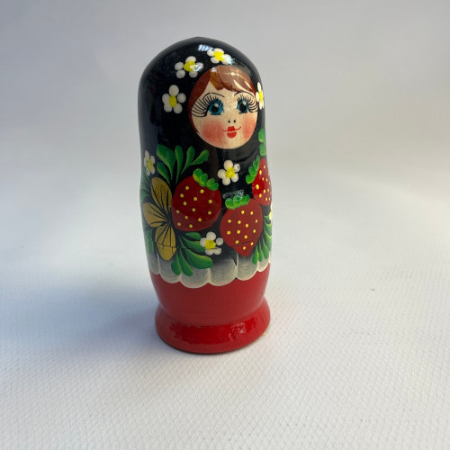 Матрёшка «Земляничка», чёрный платок, 3 кукольная